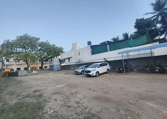 Hare Rama Hare Krishna - Eesha Hotel