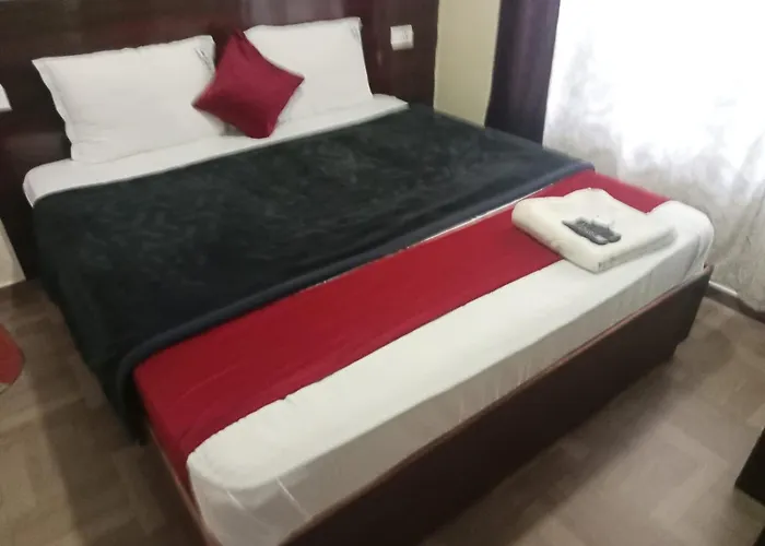 Pinehill Suites