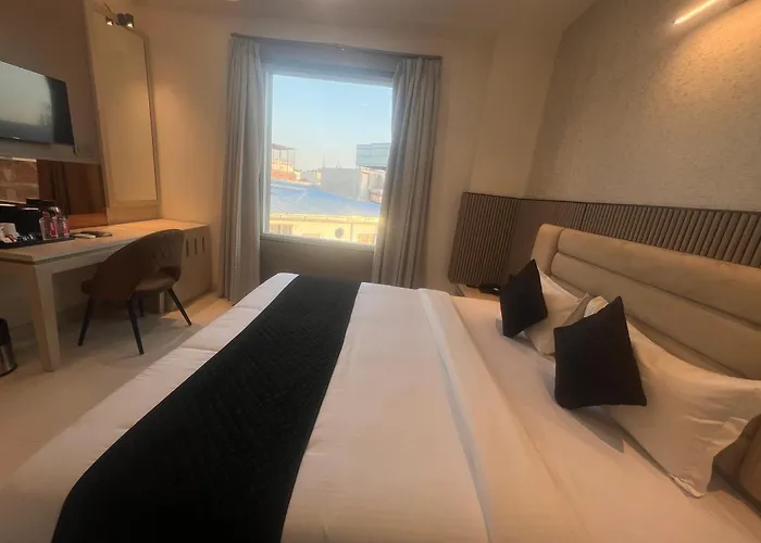 Hotel Glorious Grand