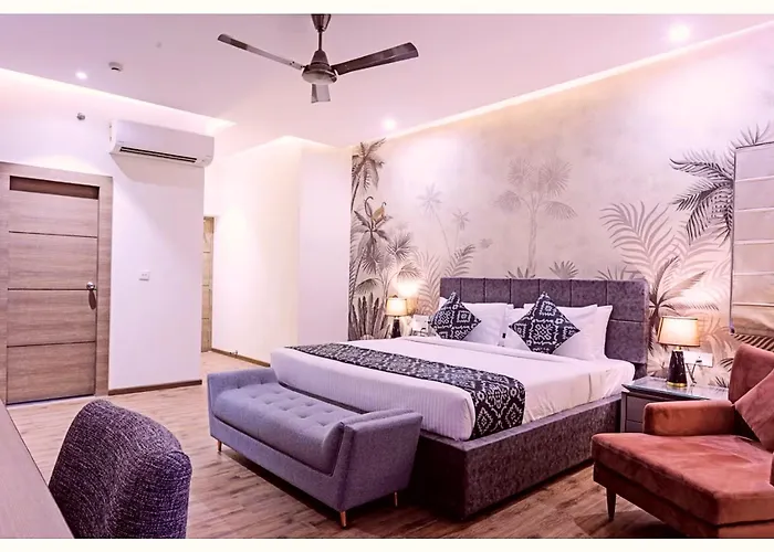 Hotel V J - International Palace Near Park - A Premium Hotel In Agra