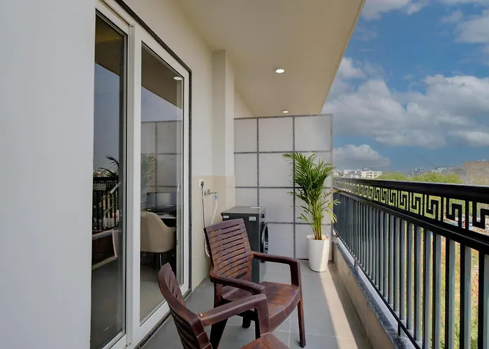 The Lodgers 1 Bhk Serviced Apartments Near Artemis Hospital Sector 52