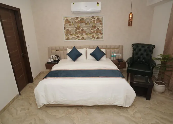 Hotel Chandigarh Heights - Airport Road Manali Highway Transit Hotel