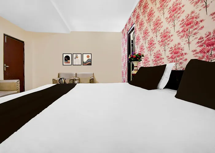 Super Hotel O Deoria Near Bhathaliya Chouraha