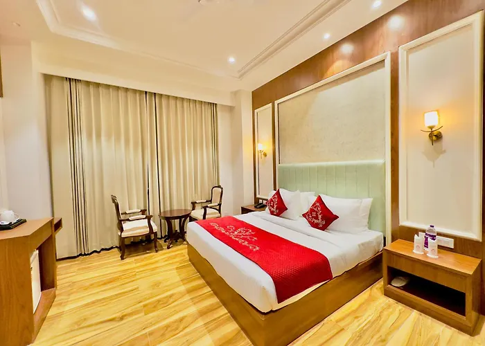 Hotel Sukh Farm 5-Minute Drive To Banasar Bagh