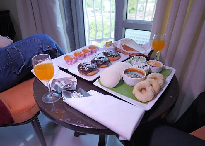 Foxoso Taj View Hotel
