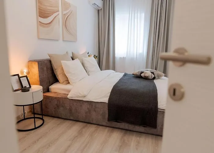 Hotel Atlantiis Suites Near Igi Airport