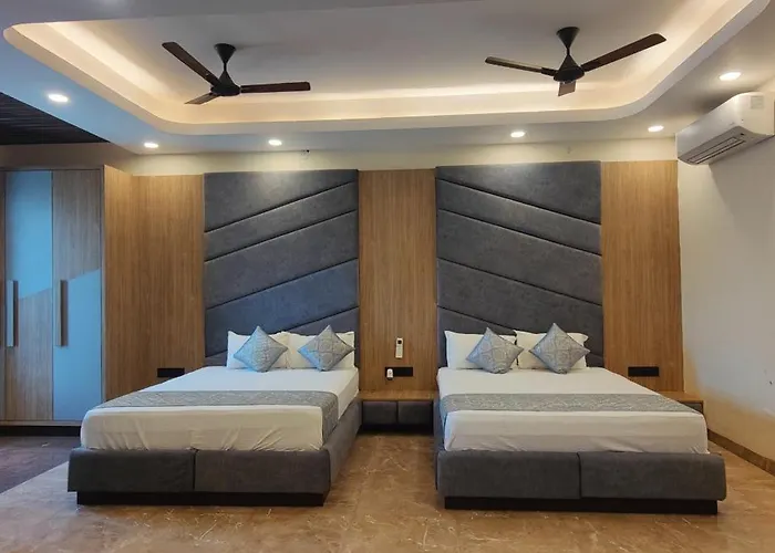 Tanwar Hotel & Restro