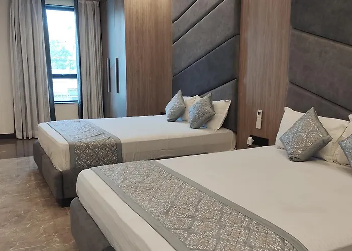 Tanwar Hotel & Restro