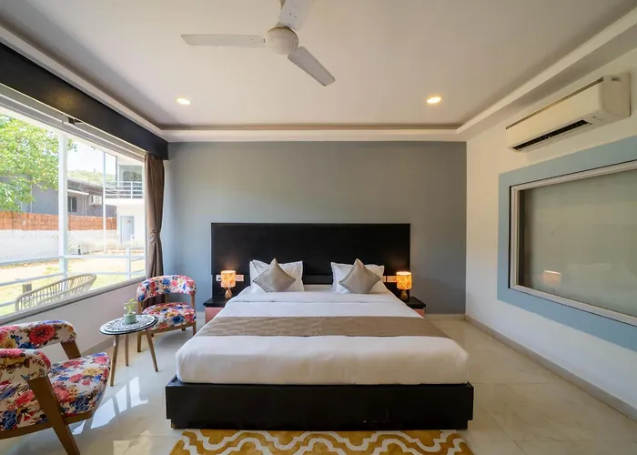Koko Maya By Perfectstayz Near Morjim Beach