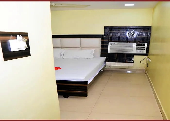 !! Kolkata Dev Guest House #Howrah Kolkata Near Railway Station - Free Wifi - Fully Air Conditioned - Good And Spacious Room - Excellent Service Recommended Hotel