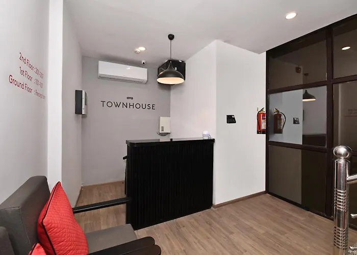 Super Townhouse 244 Munshipuliya