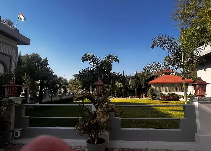 Champa Lodge