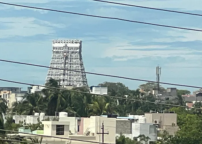 Vadamalai Nest Near Bus Stand