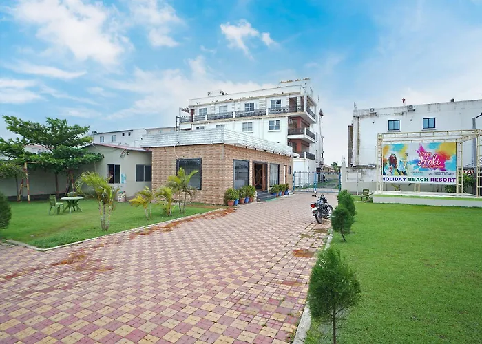 Holiday Beach Resort !! Beach Distance 50 Mts !!