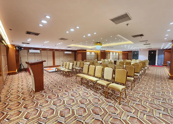 Hotel Mandakini Royale