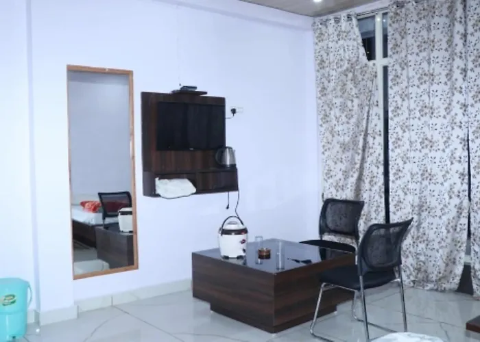 Shri Anand Hotel Berinag Shahgram With Parking Included