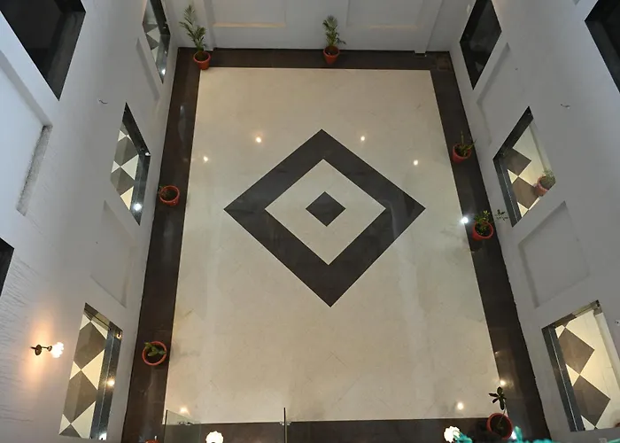 Hotel Rrr Palace