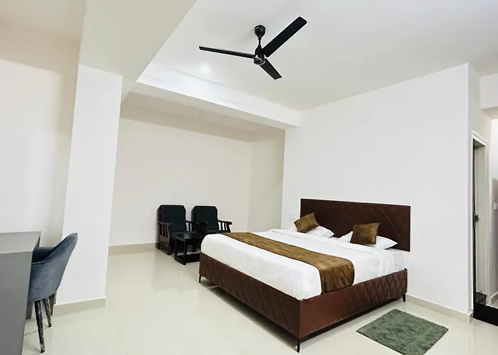 Queens Suite Rooms