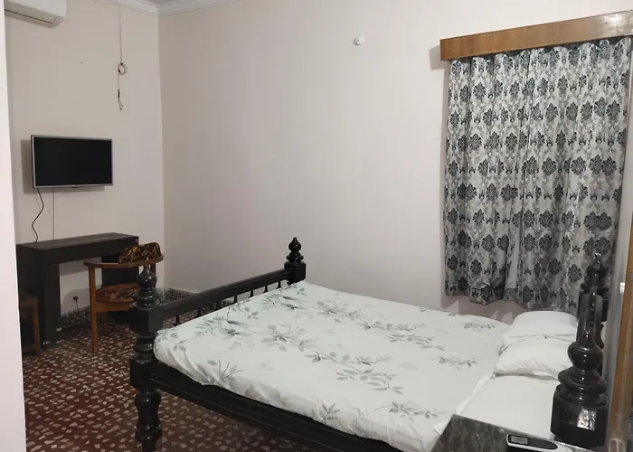Chaps Le Guest House
