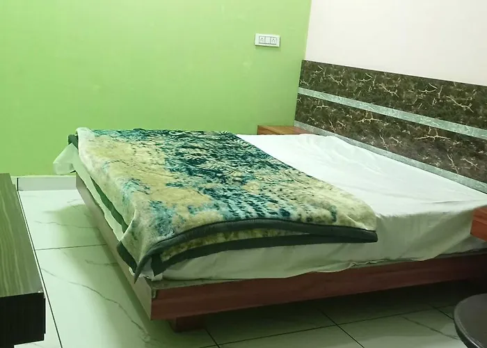 Hotel O Red Rose Hotel & Restaurant