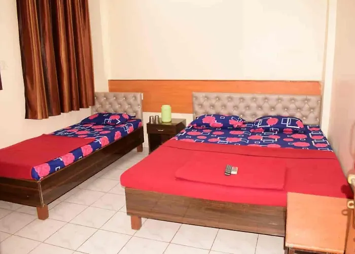 Sairatna Hotel Only 1 Minute Distance From Sai Temple