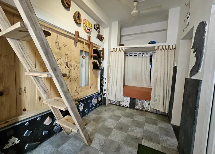 Nirman Homestay 5 Minutes Walk To Beach