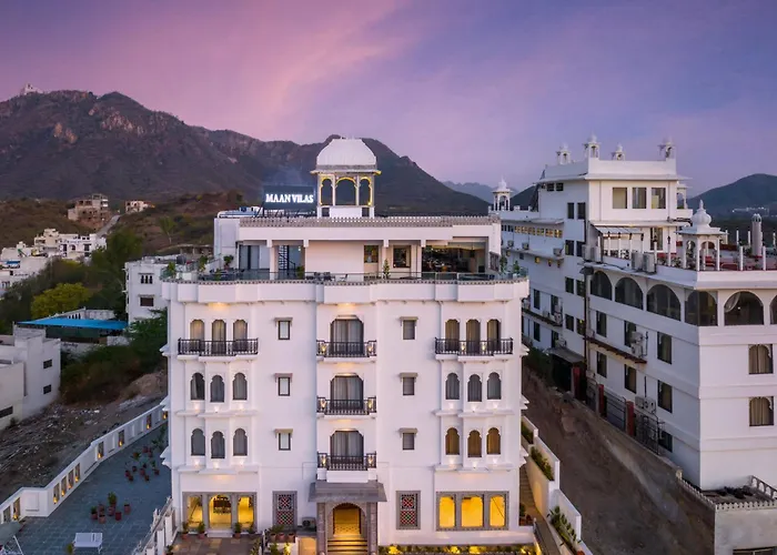 Maan Vilas Swimming Pool Boutique Hotel In Udaipur
