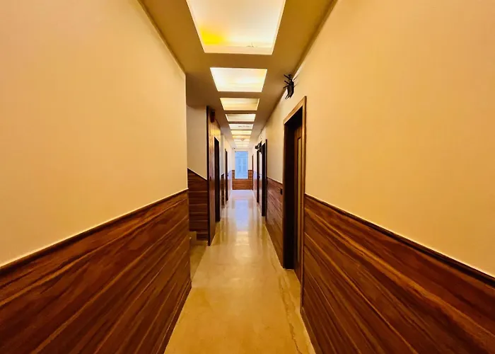 Hotel Benz Int Karol Bagh