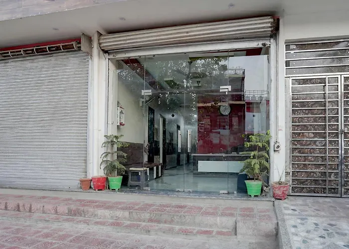 Hotel Nidhivan Dham - Near Janam Bhoomi Mathura