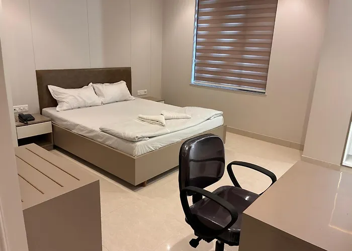 Swarn Hotel