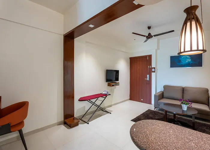 Staybird - Azure Suites, Business Hotel