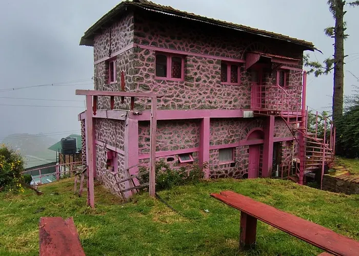 Pink House Dormentry Vattakanal