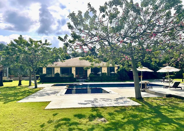 Lemon Tree Premier, Corbett Hotel Garjia