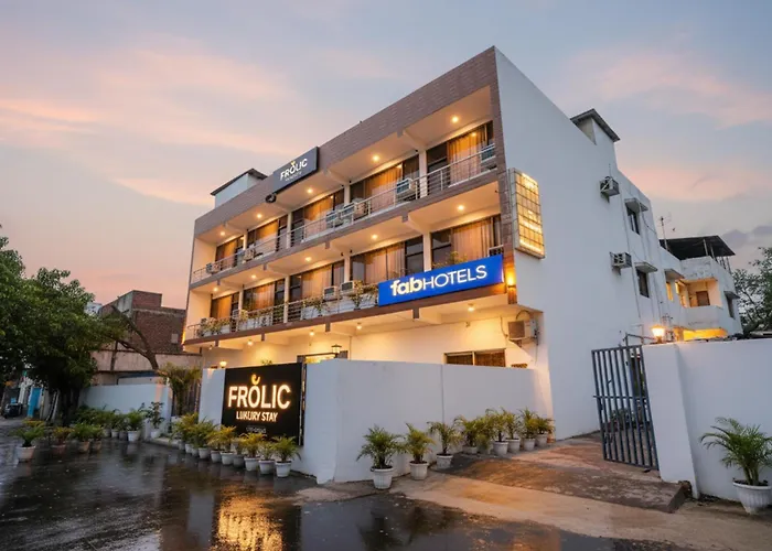 Fabhotel Frolic Luxury Stay