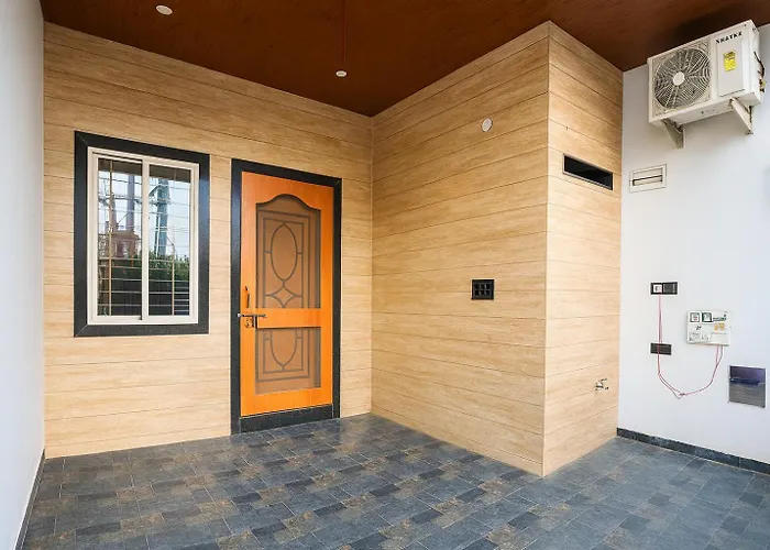 Home Escape Azure 3Bhk Bunglow Near Apollo Db City
