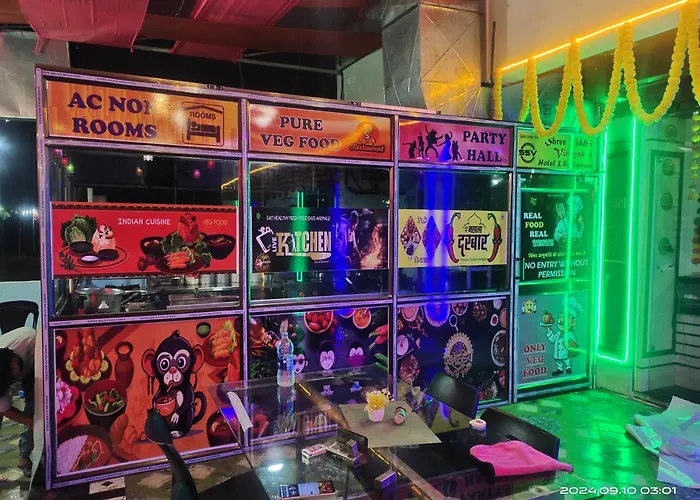 Shree Siddhi Vinayak Hotel & Restaurant