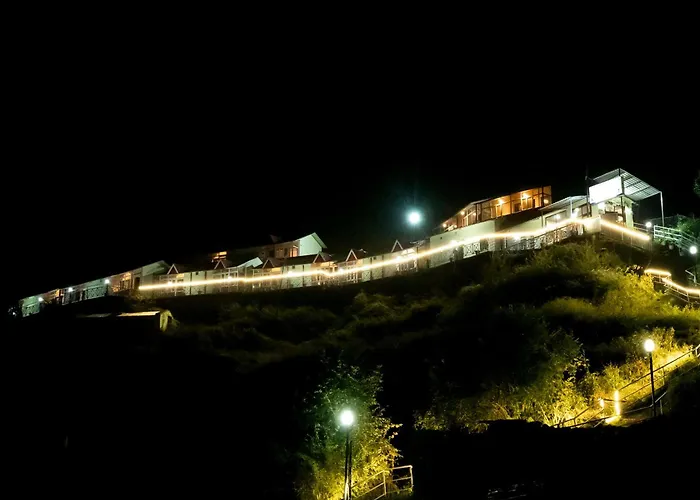 Aurevelle Kastura Resort Kanatal - Mountain View Rooms - 5 Min From Surkanda Devi Temple