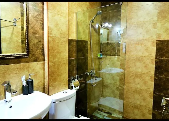 Hotel Rahat Inn - Premium Family Stay
