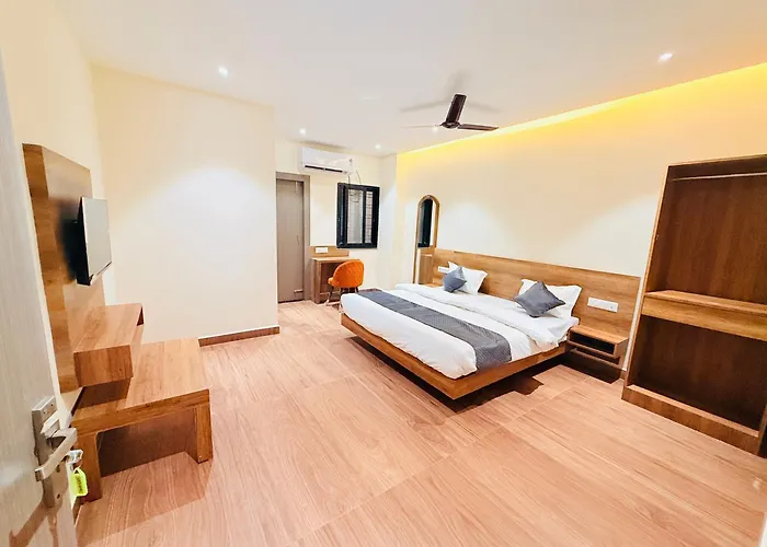 Hotel City Inn 2Min Walk To Gorakhnath Temple