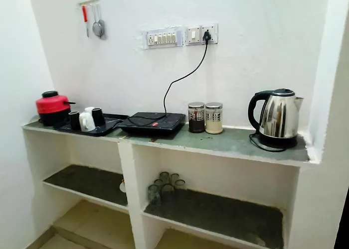 Luxurious 2Bhk - 5 Min Walk To Metro - Near Railway Station - Sr Elite Stays