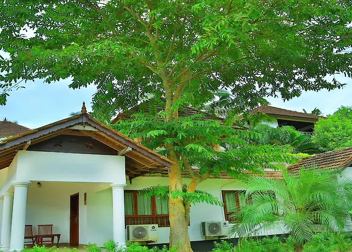 Estuary Sarovar Premiere Poovar Island