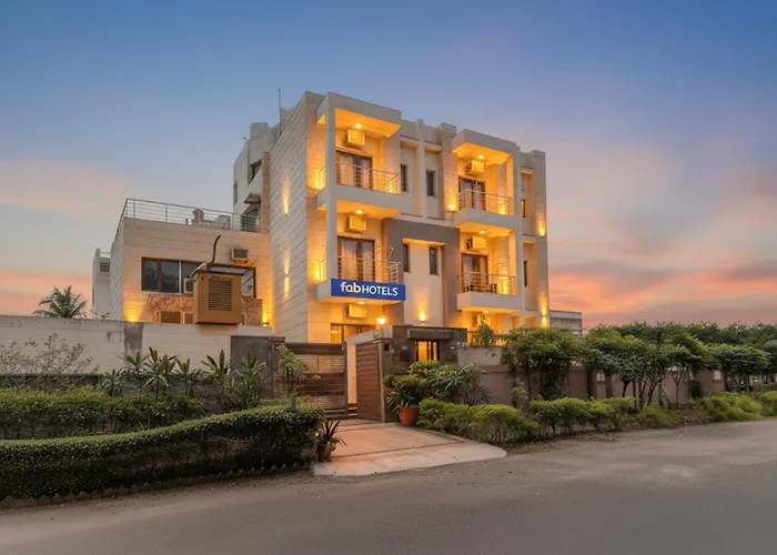 Fabhotel Phoenix Hospitality - Nr Dlf Cyber Hub & Metro, Gurugram Gurgaon
