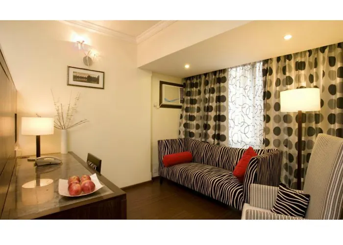 The Shalimar Hotel, Kemps Corner