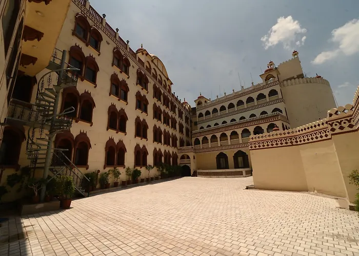 Hotel Fort Chandragupt Jaipur