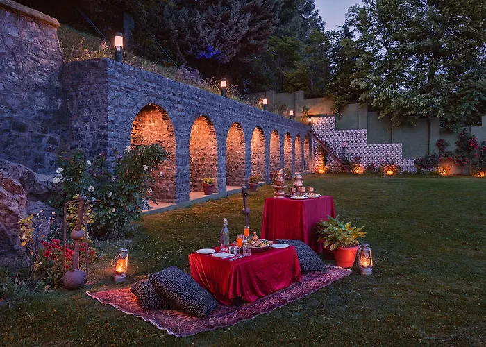 Golden Tulip Srinagar