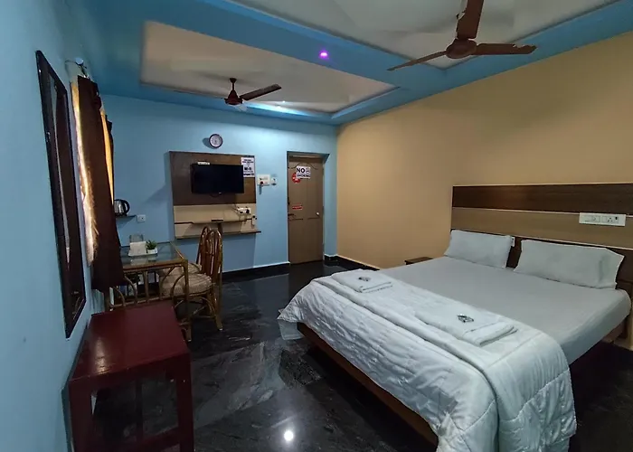 Sri Murugan Beach Paradise Hotel