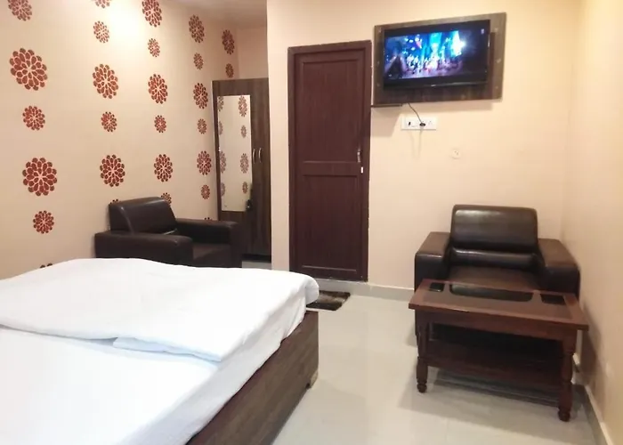 Hotel Rajshree International
