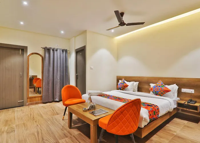 Hotel City Inn 2Min Walk To Gorakhnath Temple