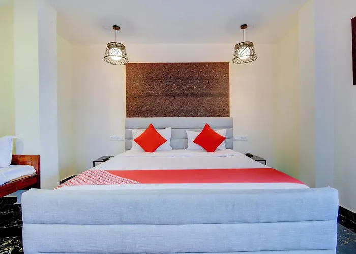 Hotel O P S Grand