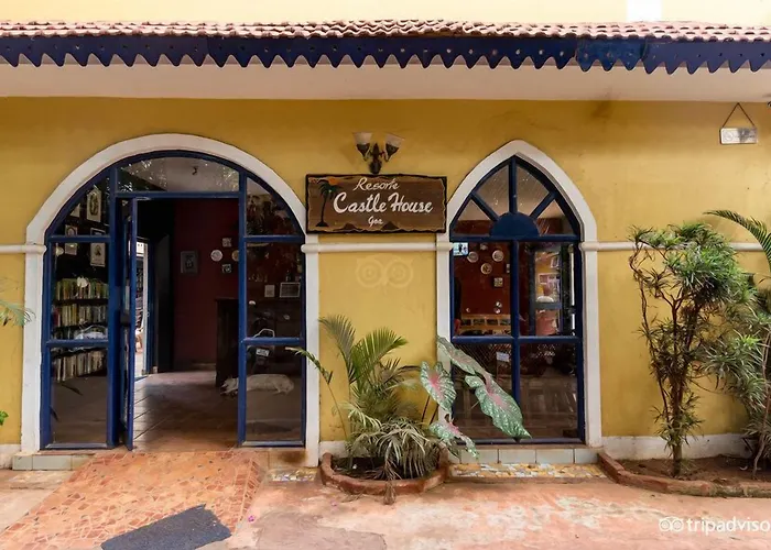 Castle House Calangute Hotel